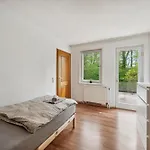 Apartment Kostengünstige Für Monteure In Zizishausen-nürtingen, Wifi, Smart Tv, Parkplatz, Autobahn A8, Stuttgart