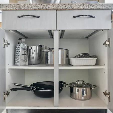Apartment Kostengünstige Für Monteure In Zizishausen-nürtingen, Wifi, Smart Tv, Parkplatz, Autobahn A8, Stuttgart