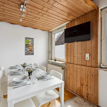 Apartmán Home2stay Worker Fuer Monteure In Zizishausen-nuertingen, Wifi, Smart Tv, Parkplatz, Autobahn A8, Stuttgart *